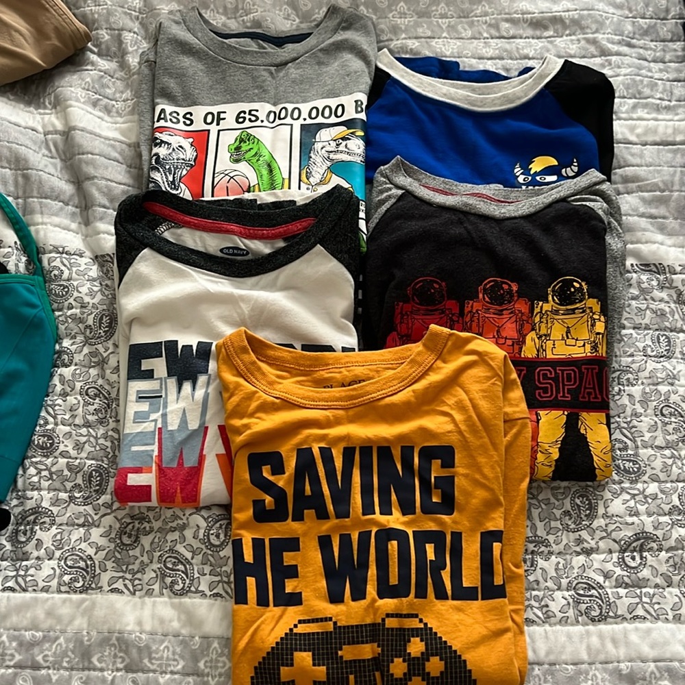 Size 8 long sleeve shirt for boys.